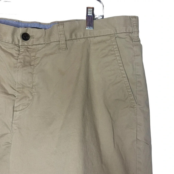 Tommy Hilfiger shorts flat front khaki shorts tan size 40 - Picture 3 of 9
